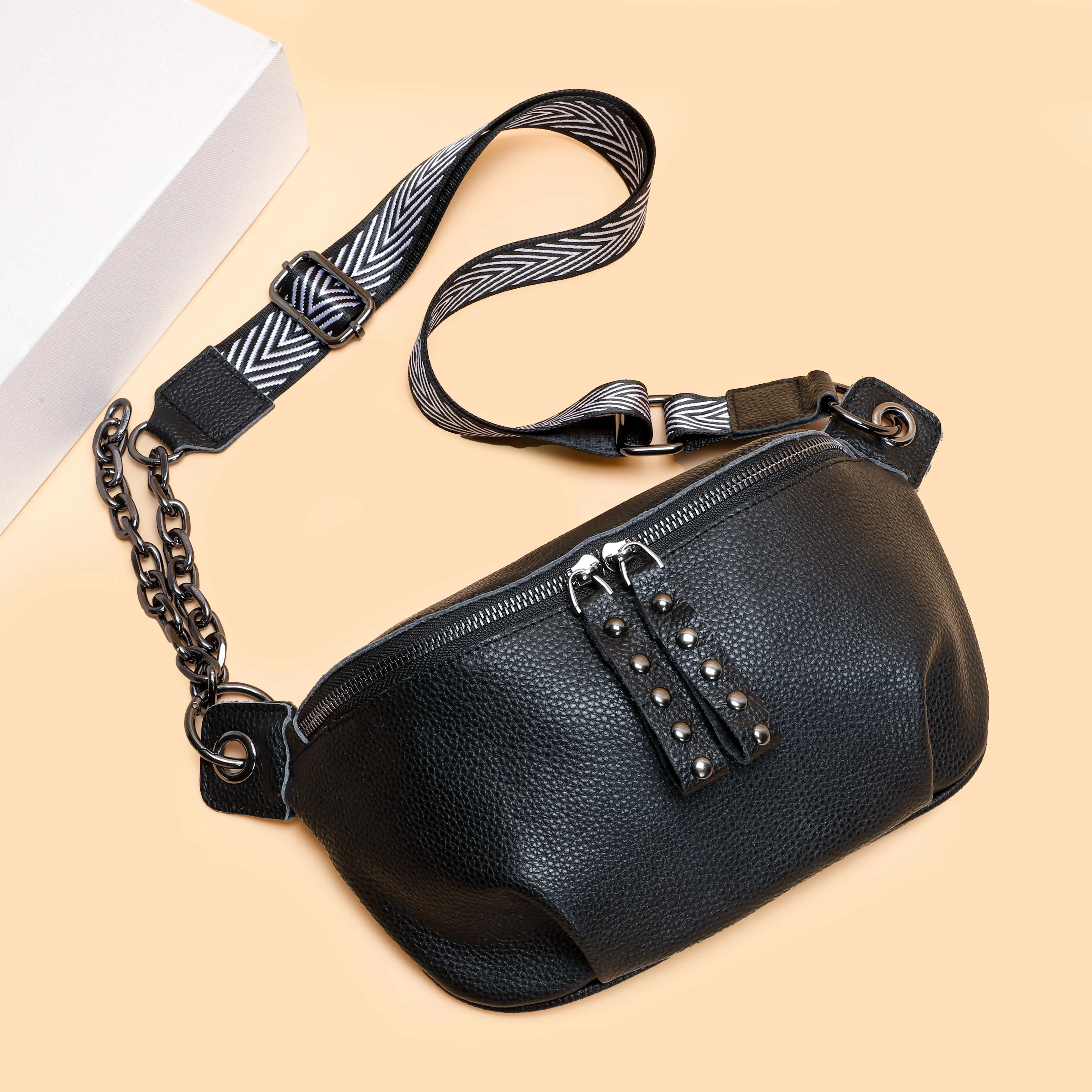 2021 Genuine Leather Messenger Shoulder Packs Casual Women Chest Money Pouch Half Moon Waist Bag Fas