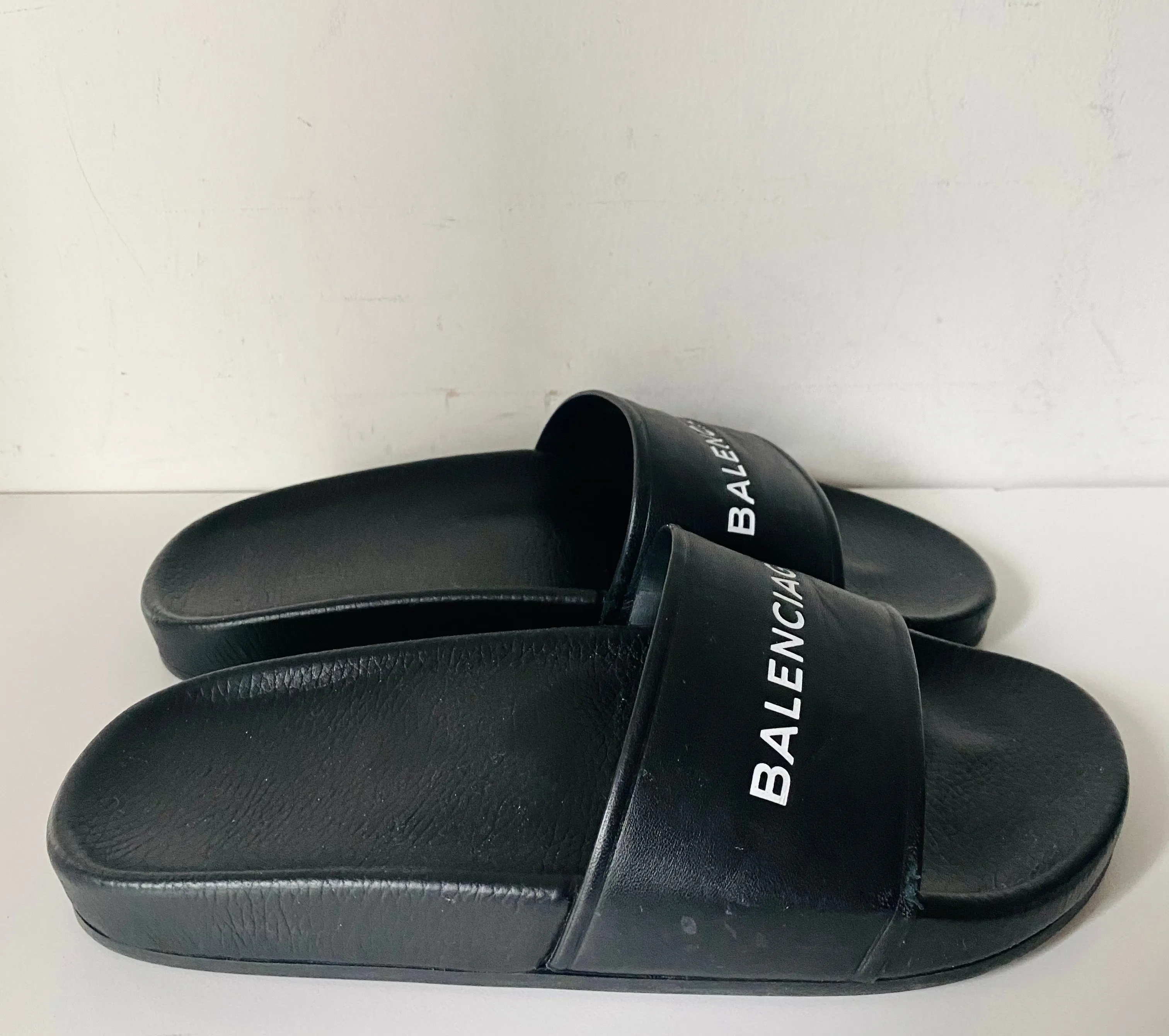 Balenciaga logo slides