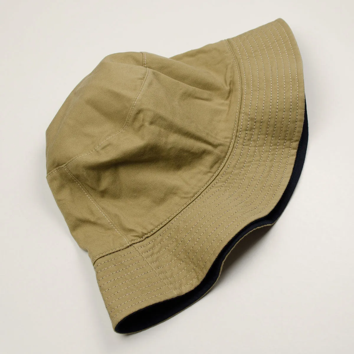 cableami - Loose Light Chino Reversible Bucket Hat - Navy / Beige