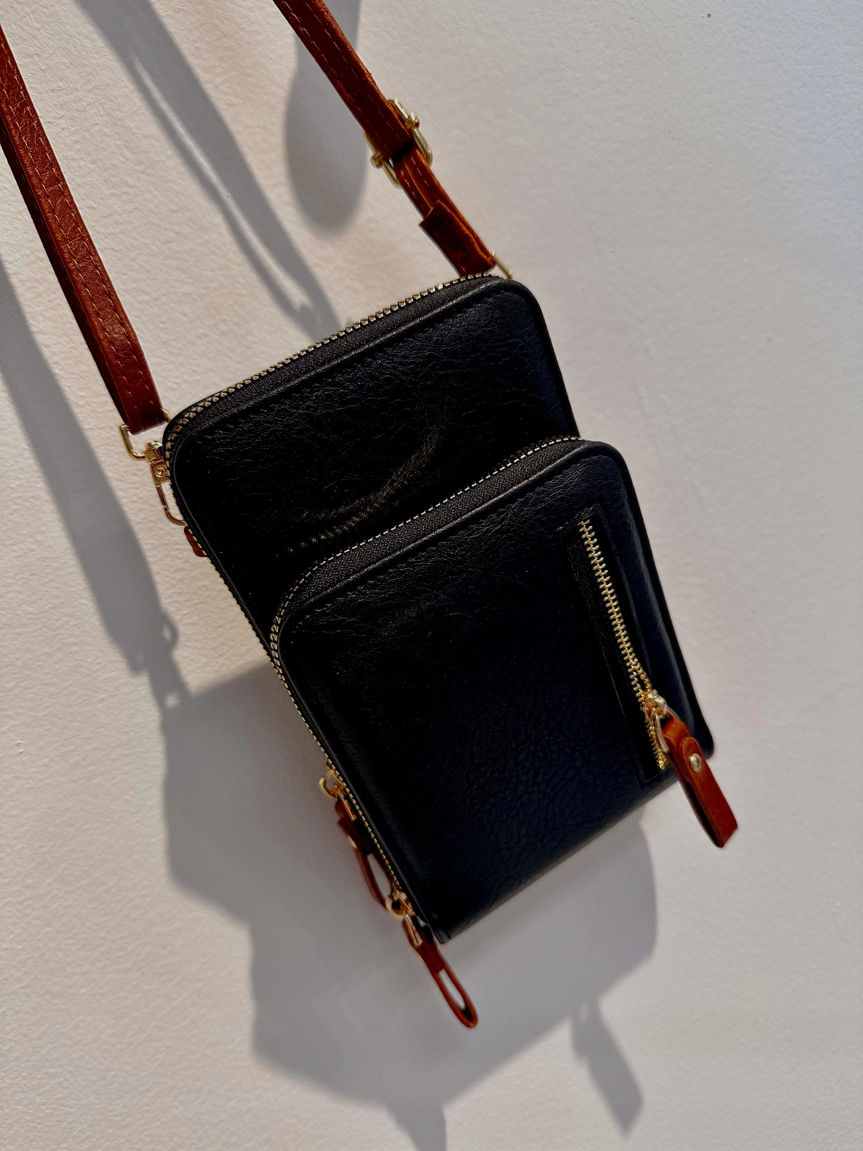 Daily Crossbody Wallet - Black